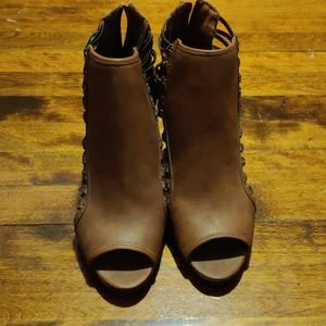 ankle boots